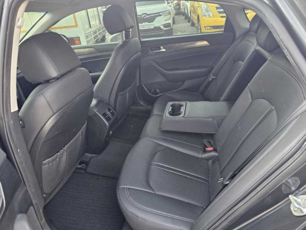 HYUNDAI Sonata - Vista 6