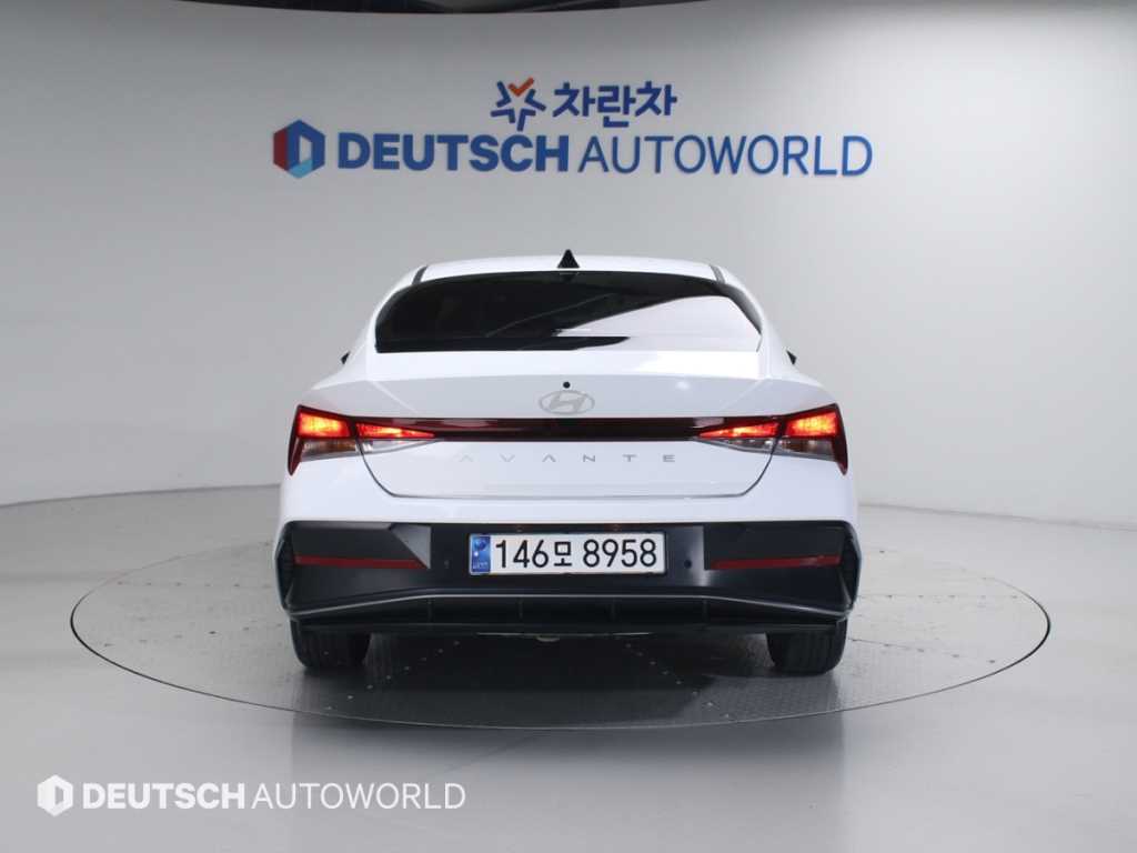 HYUNDAI Avante - Vista 4