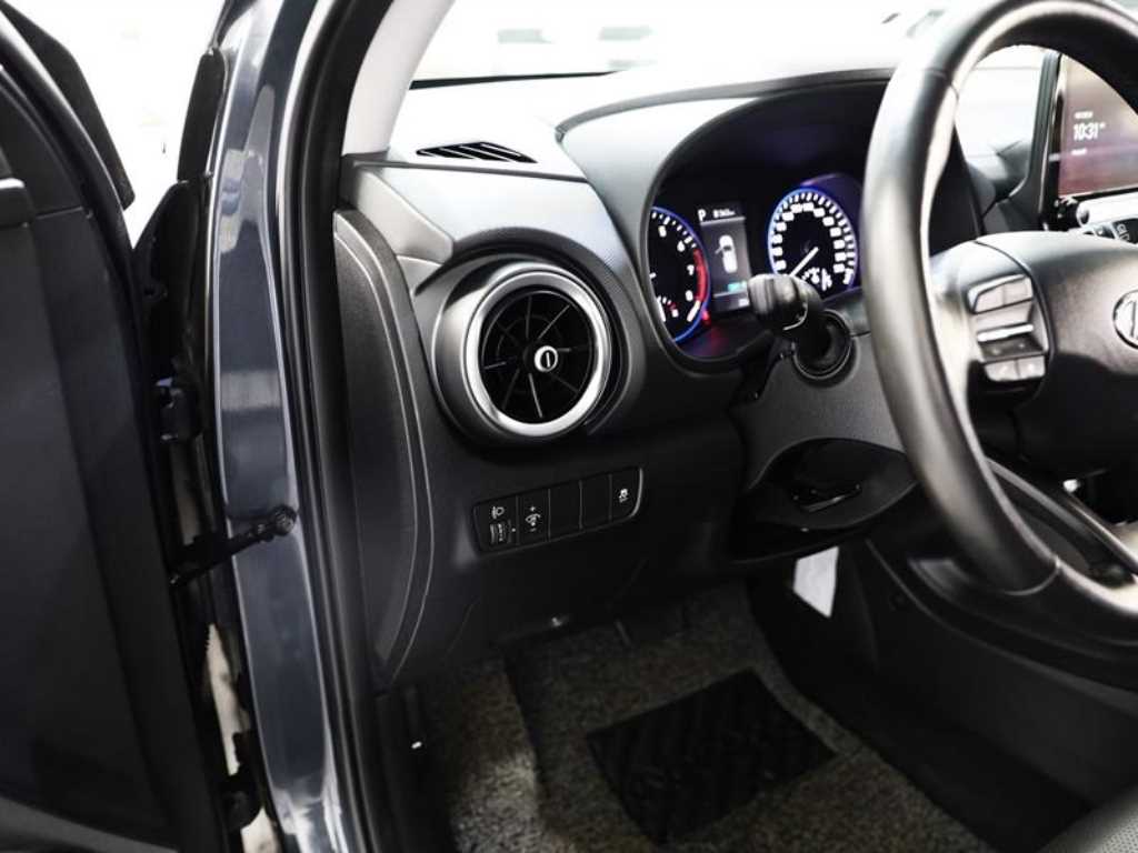 HYUNDAI Kona - Vista 11
