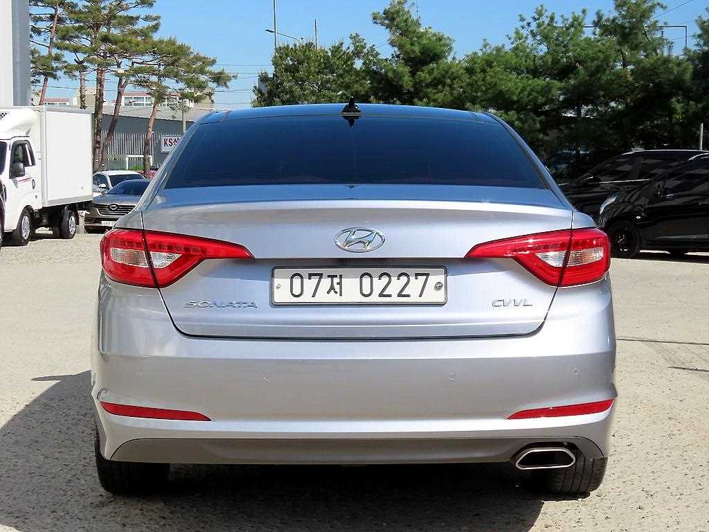 HYUNDAI Sonata - Vista 4