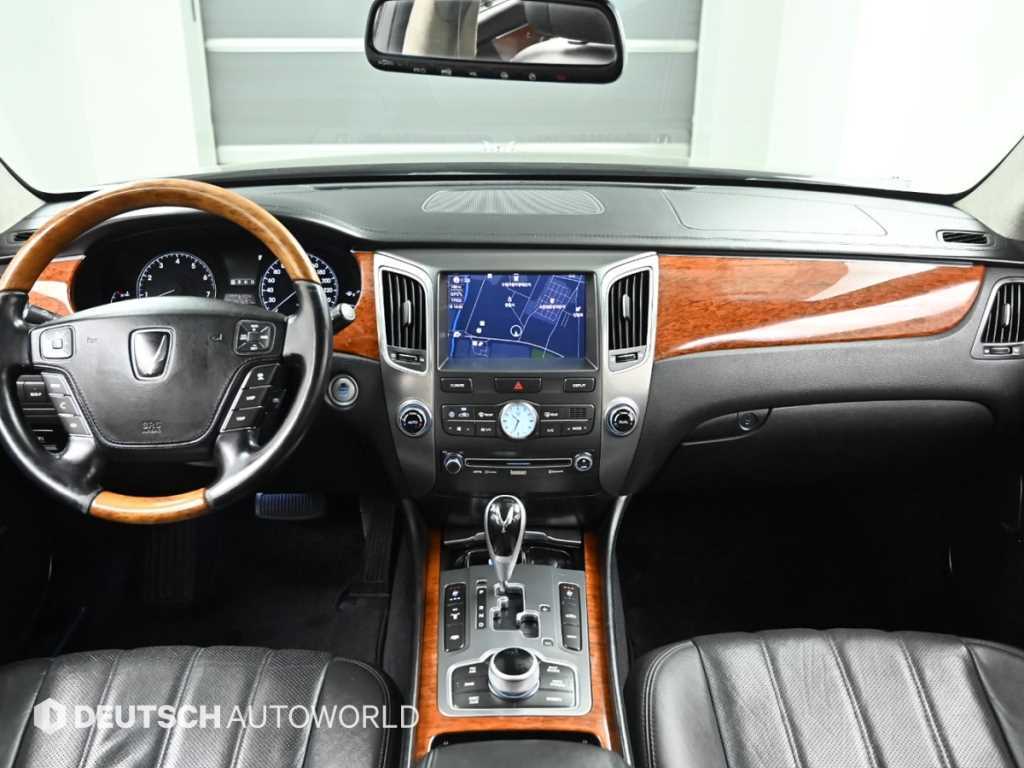 HYUNDAI Equus - Vista 7