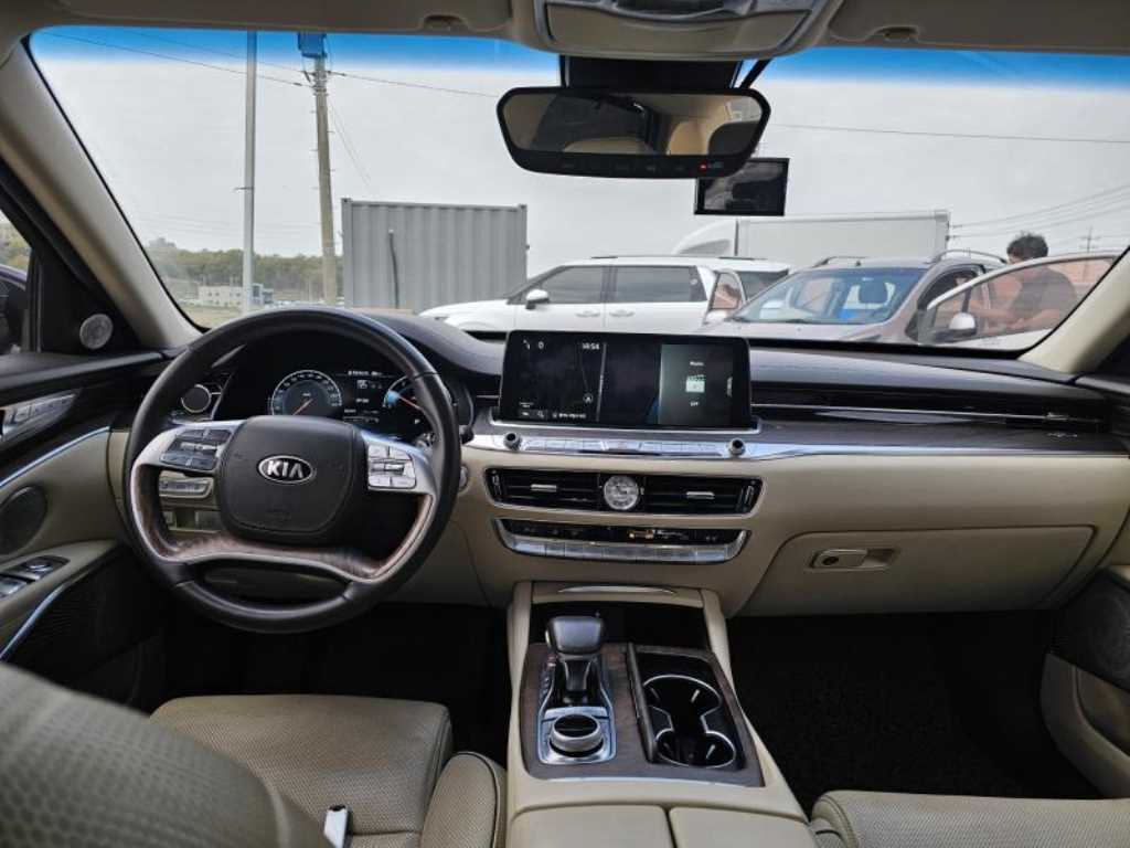KIA K9 - Vista 8