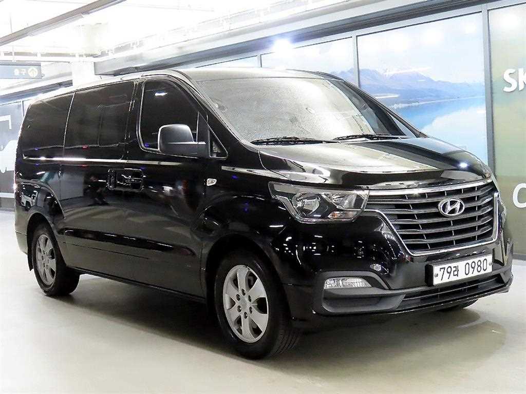 HYUNDAI Starex - Vista 6