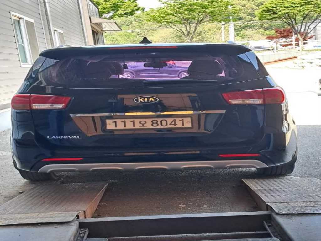 KIA Carnival - Vista 4