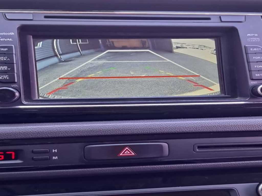 KIA Carnival - Vista 8
