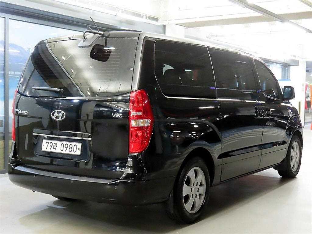 HYUNDAI Starex - Vista 9