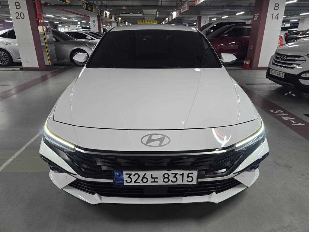 HYUNDAI Avante - Vista 2
