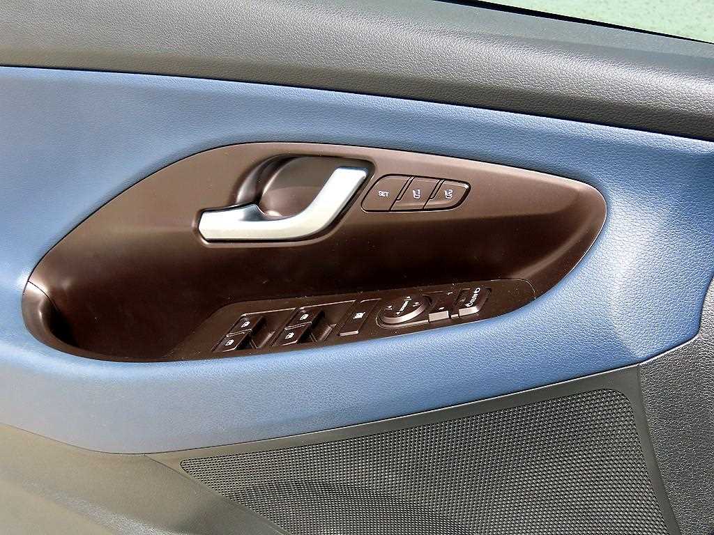 HYUNDAI i30 - Vista 11