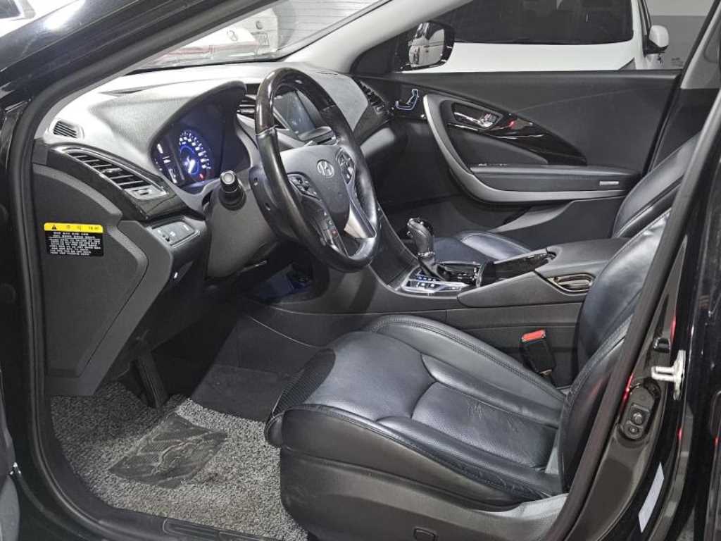 HYUNDAI Grandeur - Vista 12