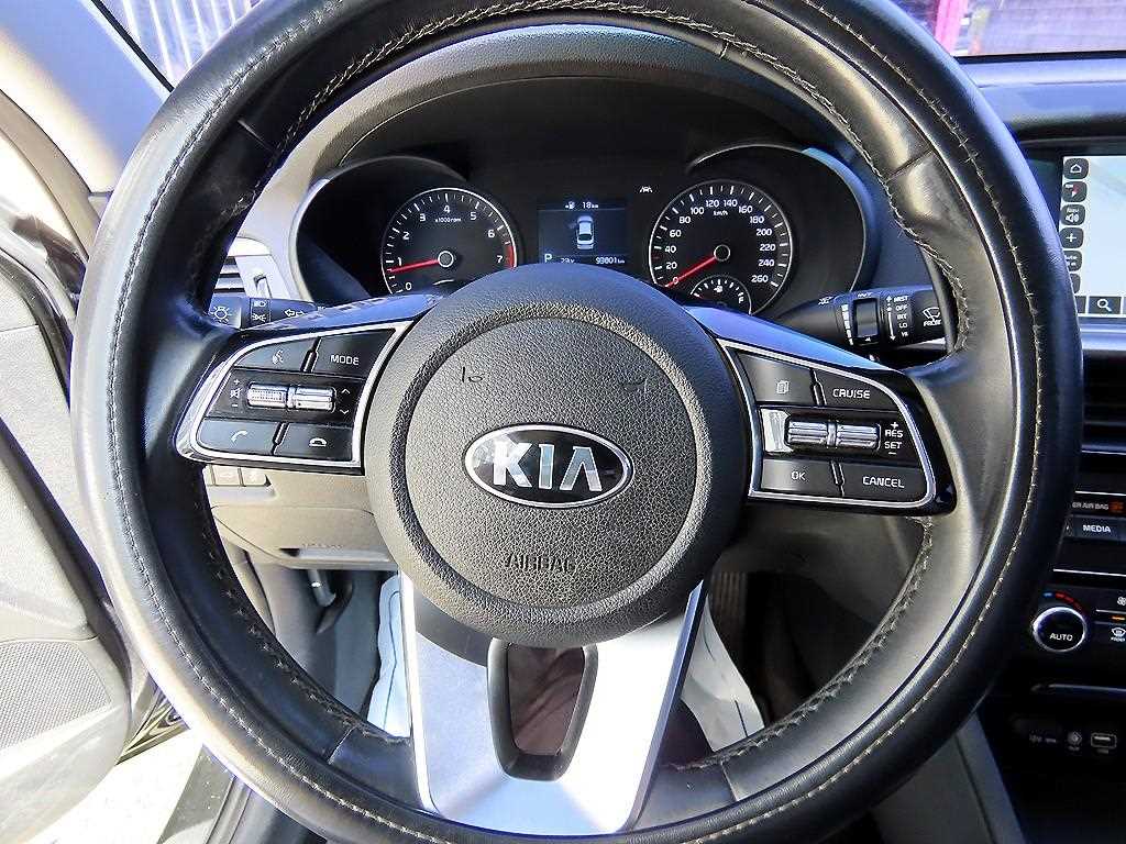 KIA K5 - Vista 8