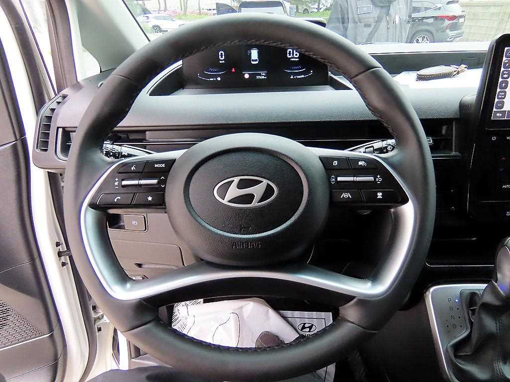 HYUNDAI Staria - Vista 8