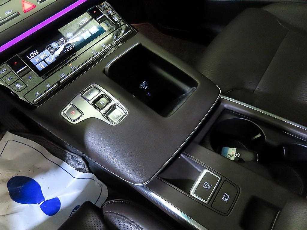 HYUNDAI Grandeur - Vista 12