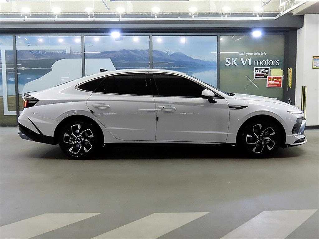 HYUNDAI Sonata - Vista 3
