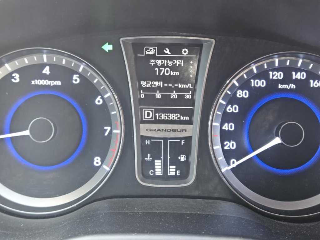 HYUNDAI Grandeur - Vista 5