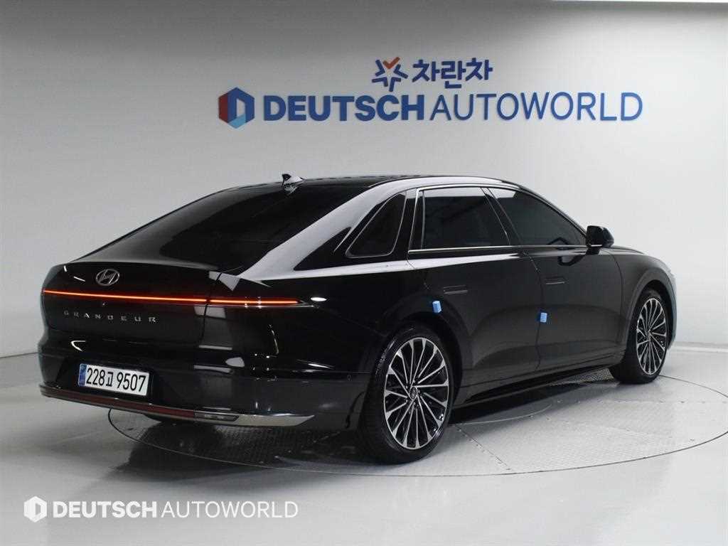HYUNDAI Grandeur - Vista 2
