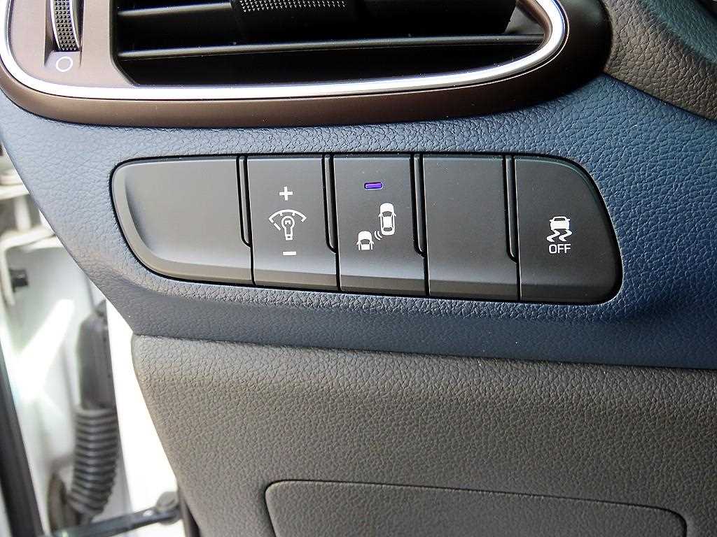HYUNDAI i30 - Vista 12