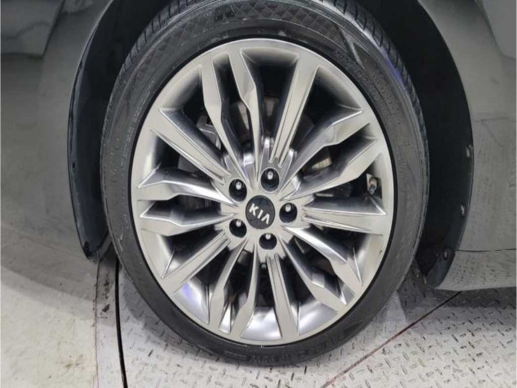 KIA K7 - Vista 9