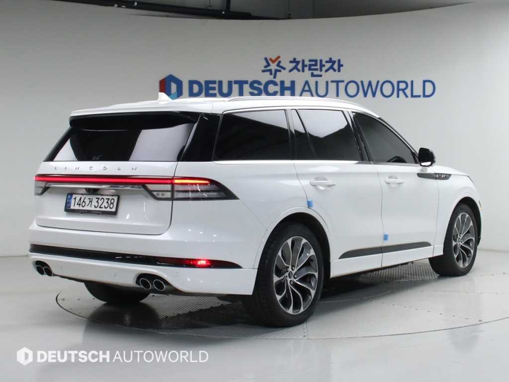 Lincoln Aviator - Vista 2