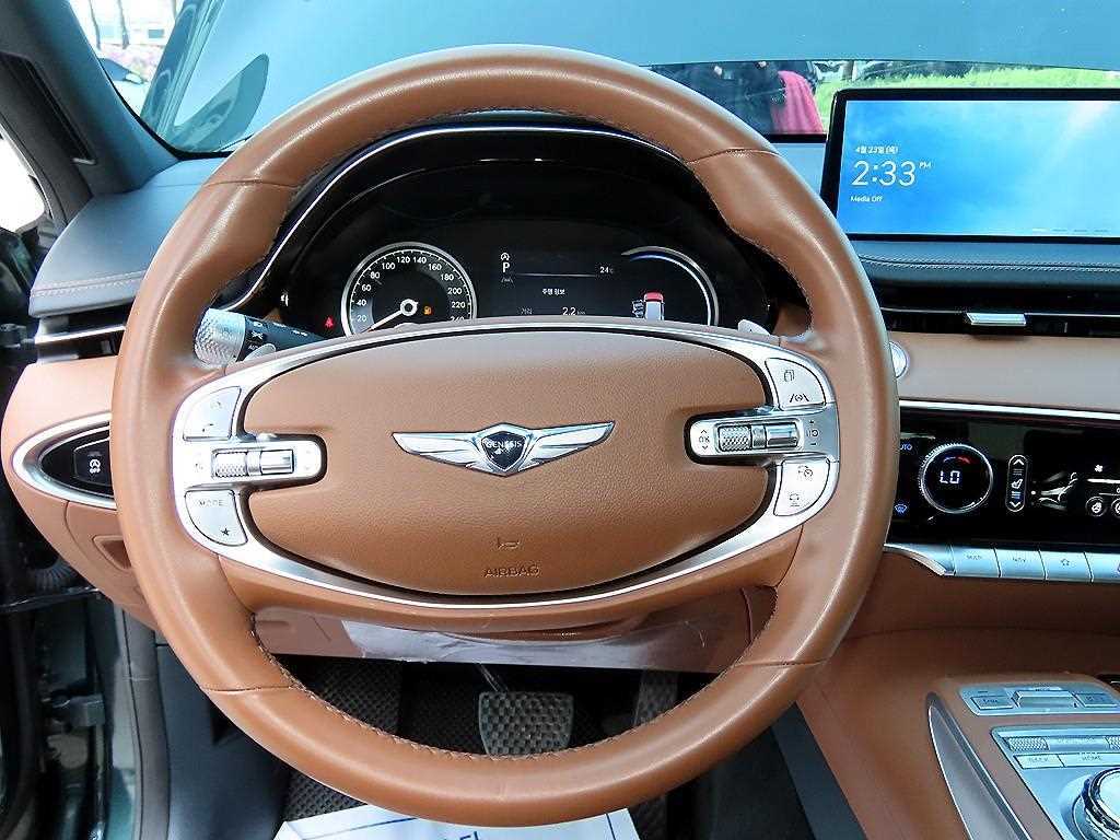 Genesis GV70 - Vista 8