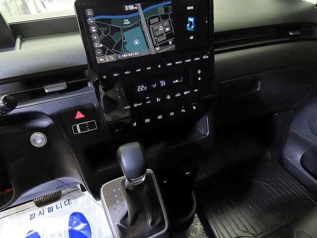 HYUNDAI Staria - Vista 11