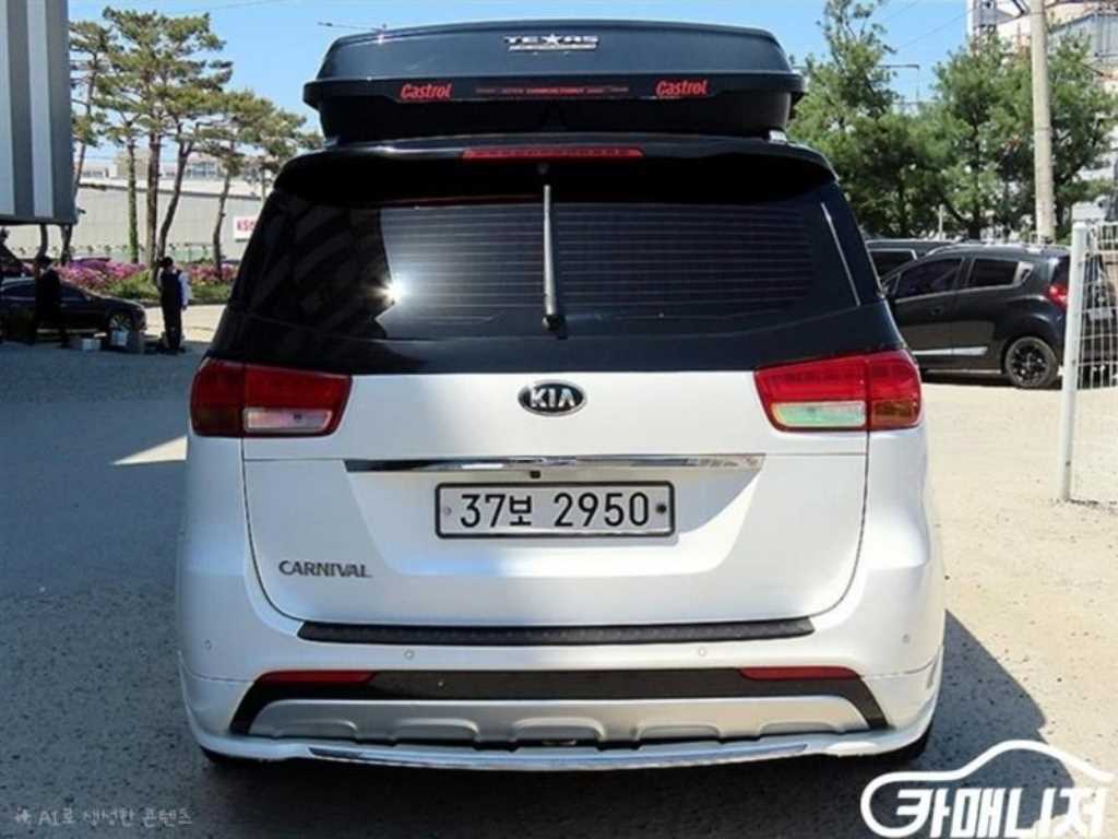 KIA Carnival - Vista 3