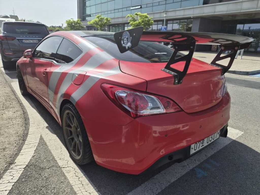 HYUNDAI Genesis - Vista 2