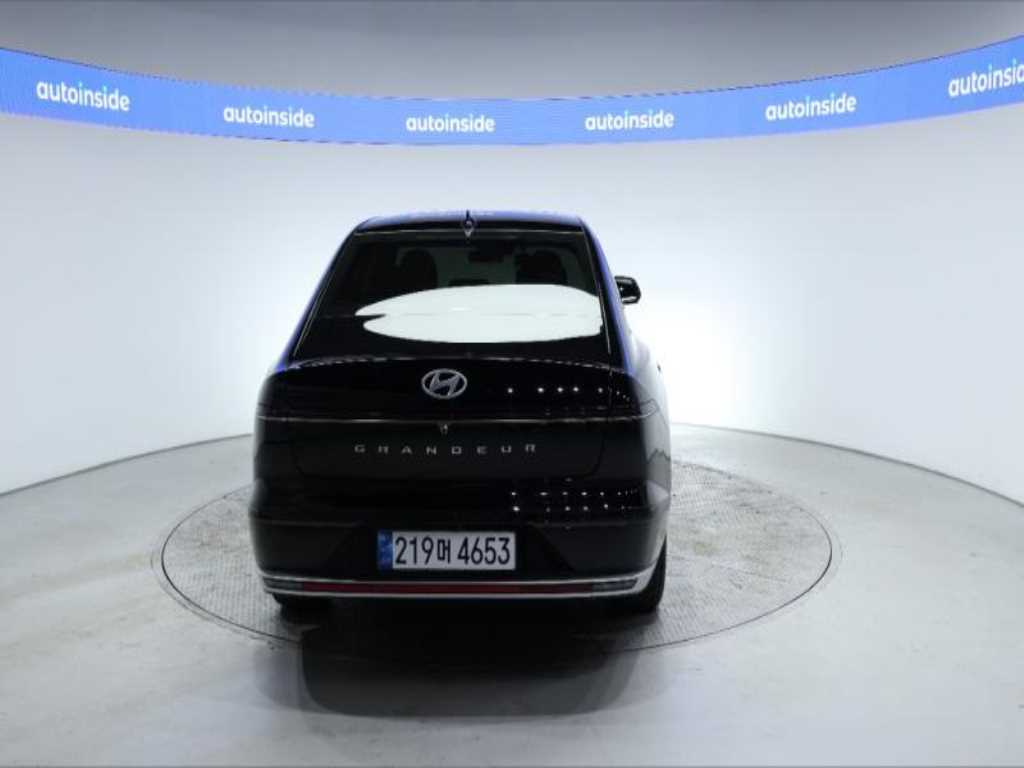 HYUNDAI Grandeur - Vista 5