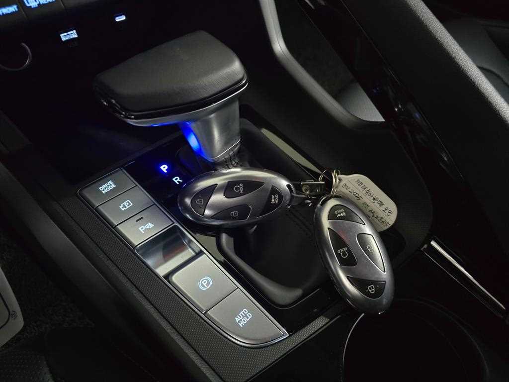 HYUNDAI Avante - Vista 12
