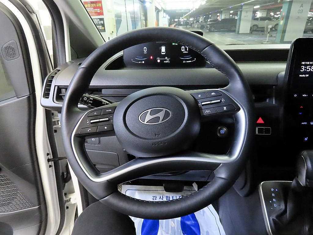 HYUNDAI Staria - Vista 8