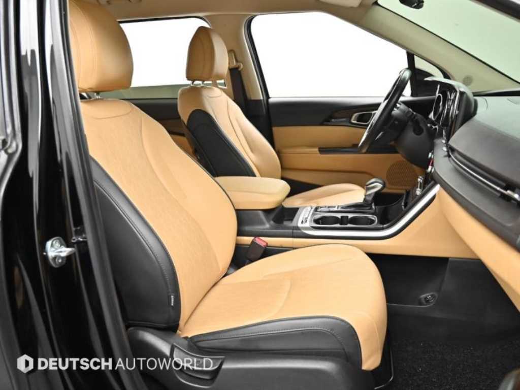 KIA Carnival - Vista 10