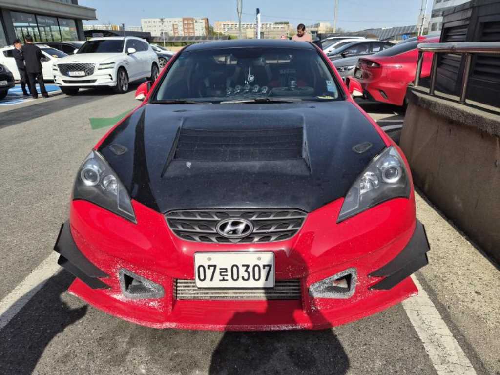 HYUNDAI Genesis - Vista 5