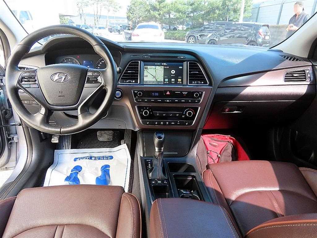 HYUNDAI Sonata - Vista 7