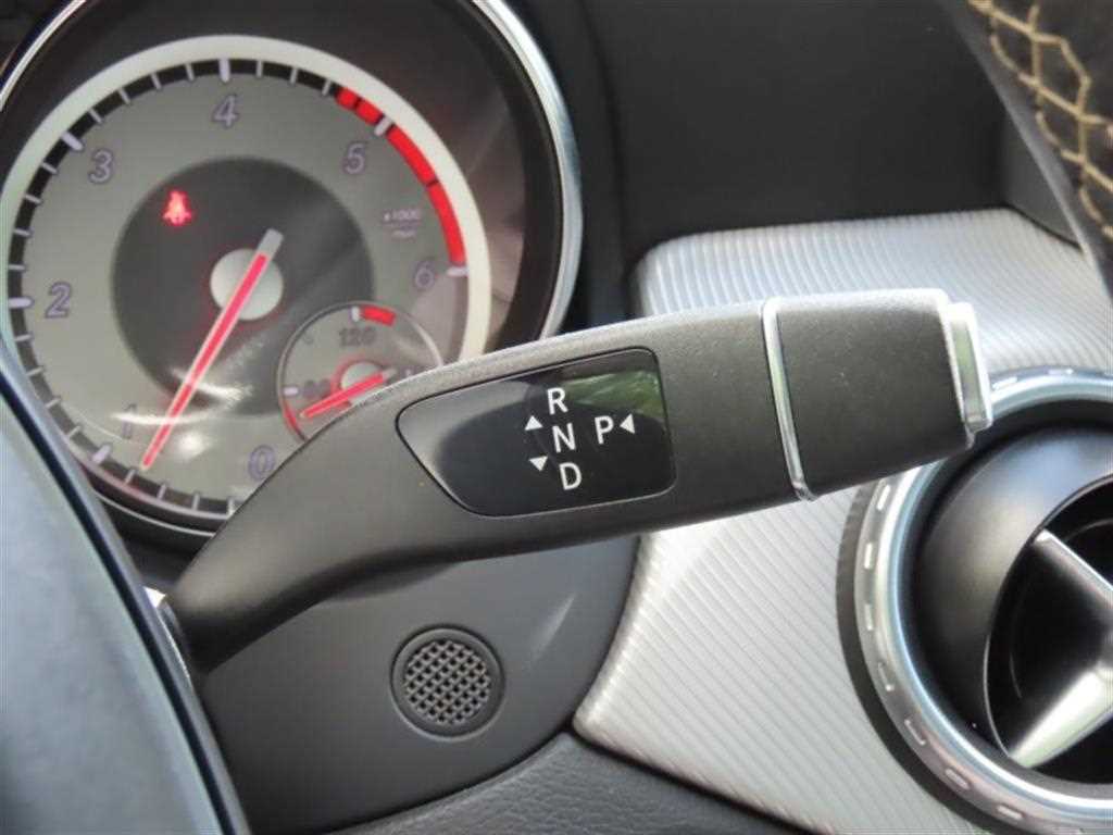 Mercedes Benz GLA Class - Vista 6