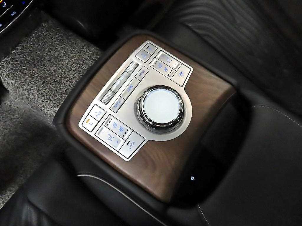 Genesis G80 - Vista 12