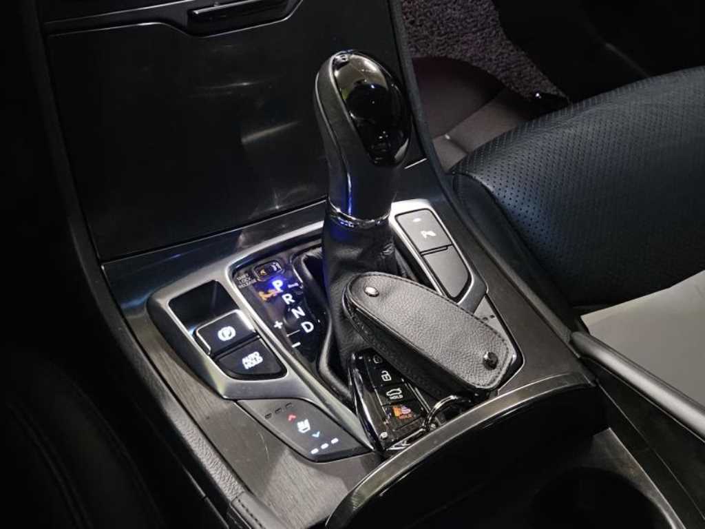 HYUNDAI Grandeur - Vista 11