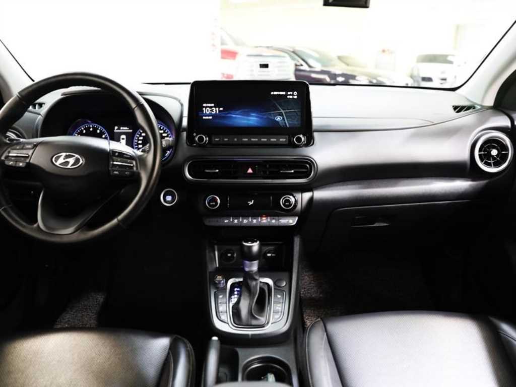 HYUNDAI Kona - Vista 10