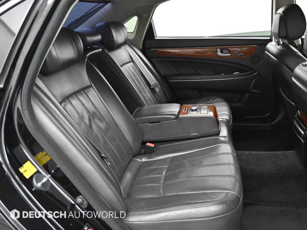 HYUNDAI Equus - Vista 12