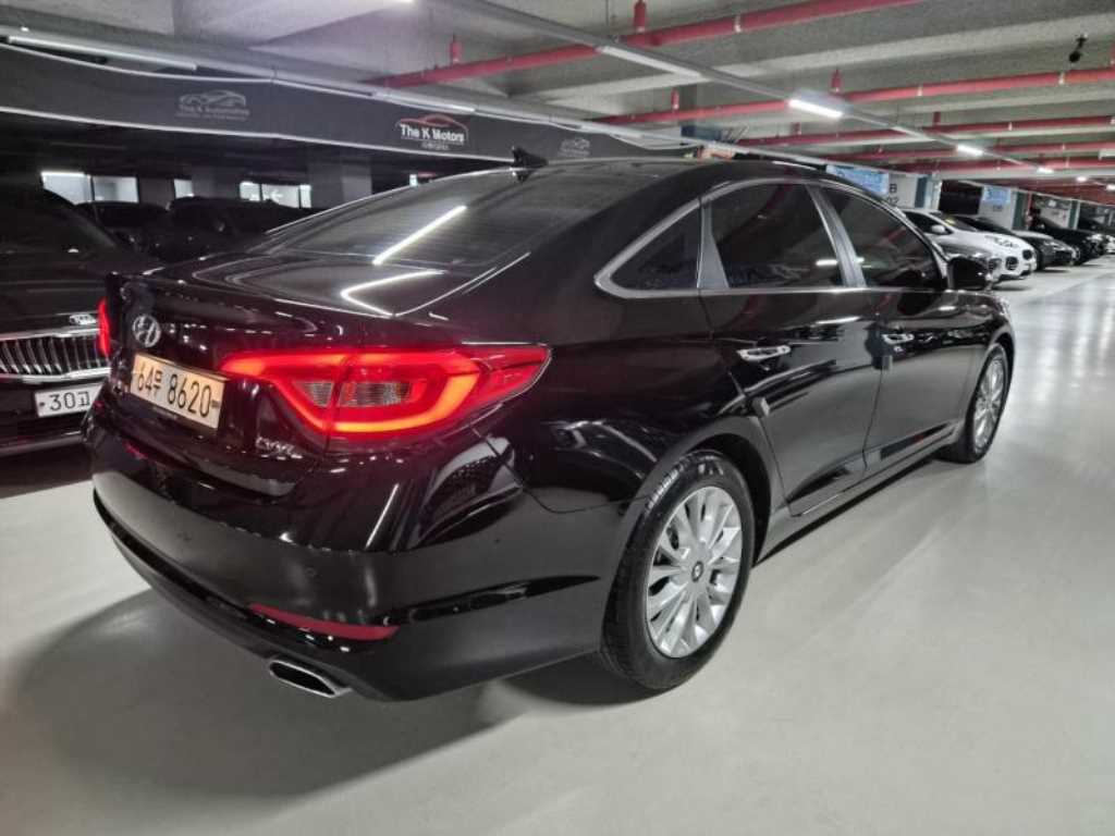 HYUNDAI Sonata - Vista 3