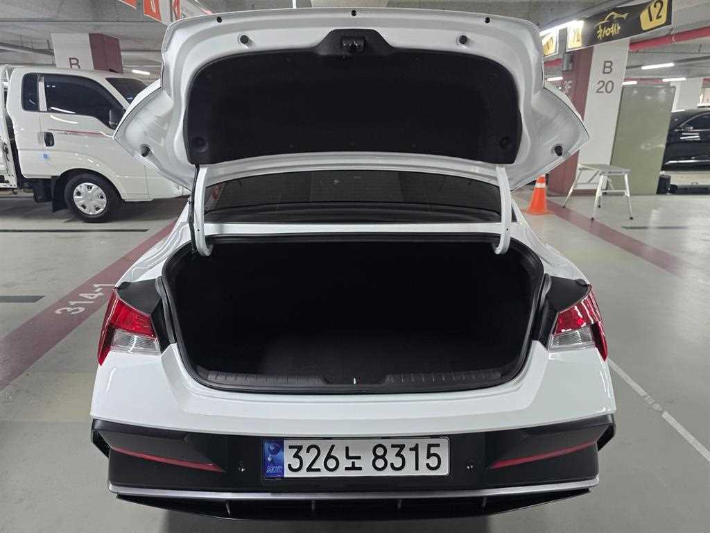 HYUNDAI Avante 2025 Blanco - Importación desde Corea - HF Imports Iquique - Foto 18