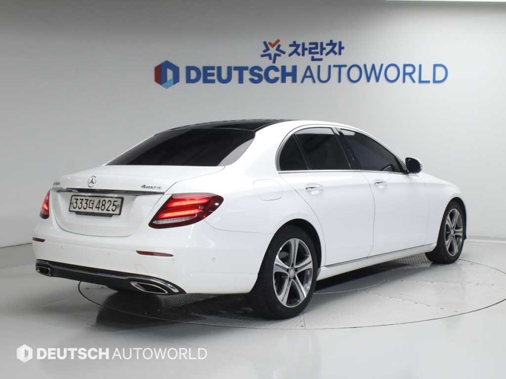 Mercedes Benz E class - Vista 2