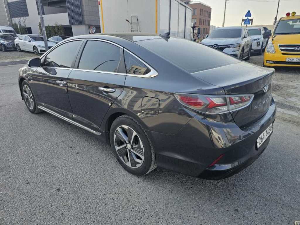 HYUNDAI Sonata - Vista 2