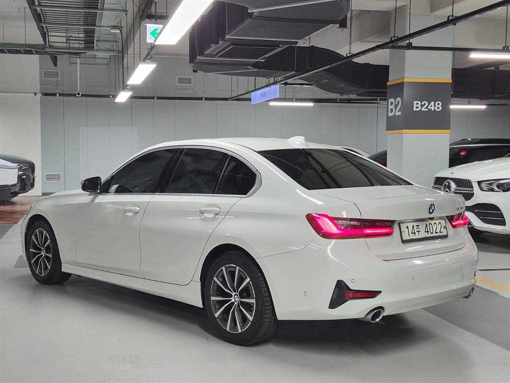 BMW 3 series - Vista 4