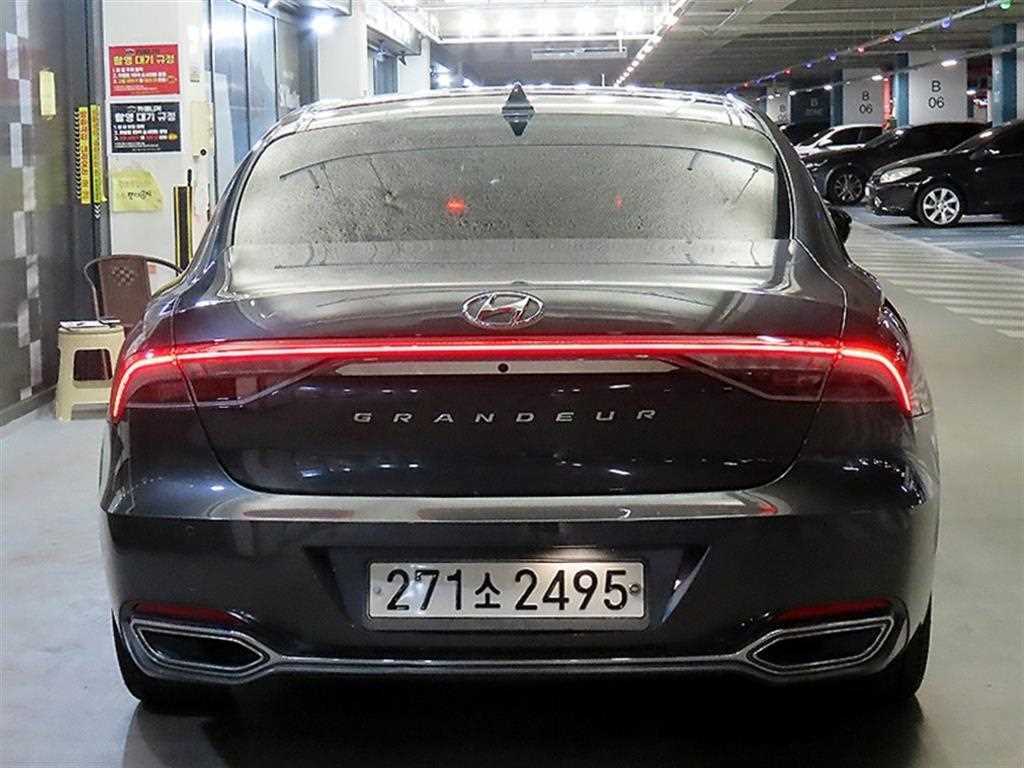 HYUNDAI Grandeur - Vista 5