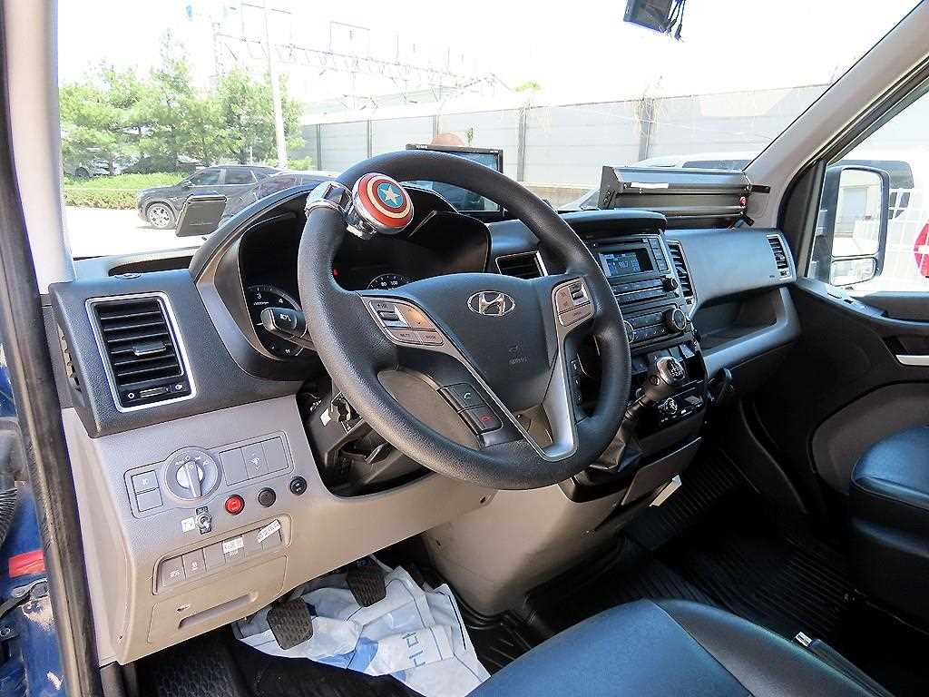 HYUNDAI Solati - Vista 10
