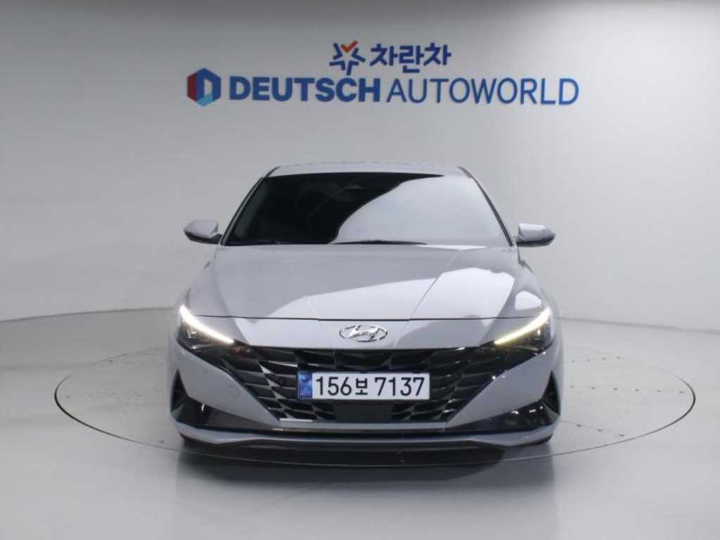 HYUNDAI Avante - Vista 3