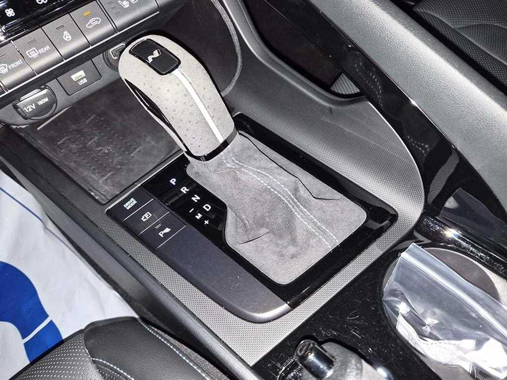 HYUNDAI Avante - Vista 11