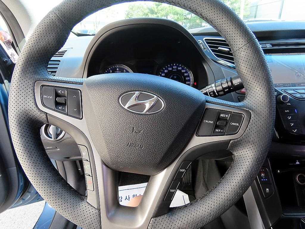 HYUNDAI i40 - Vista 8