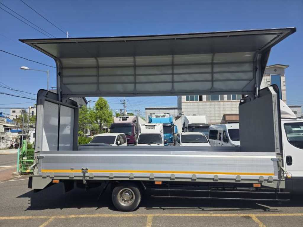 medium and large cargo truck - Vista 7