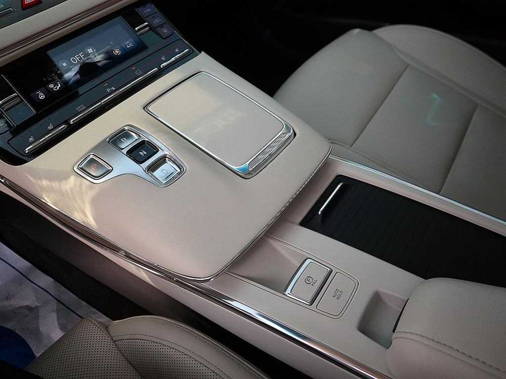 HYUNDAI Grandeur - Vista 12