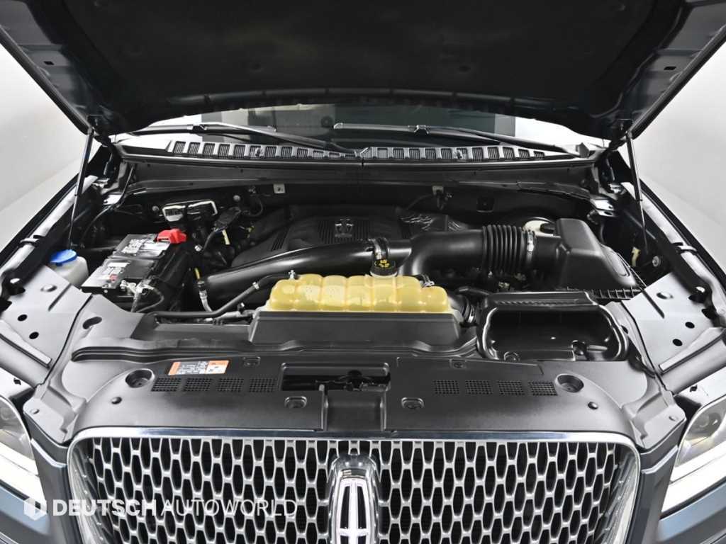 Lincoln Navigator - Vista 6